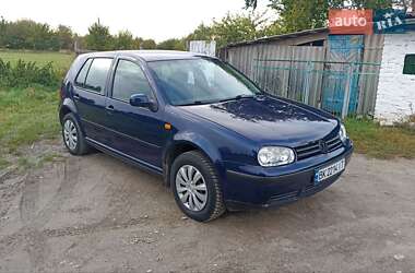 Хетчбек Volkswagen Golf 1999 в Кореці