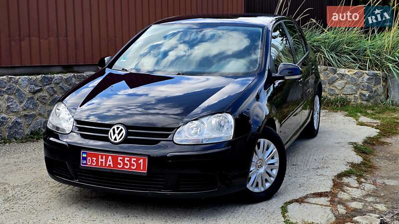 Хэтчбек Volkswagen Golf 2005 в Полтаве