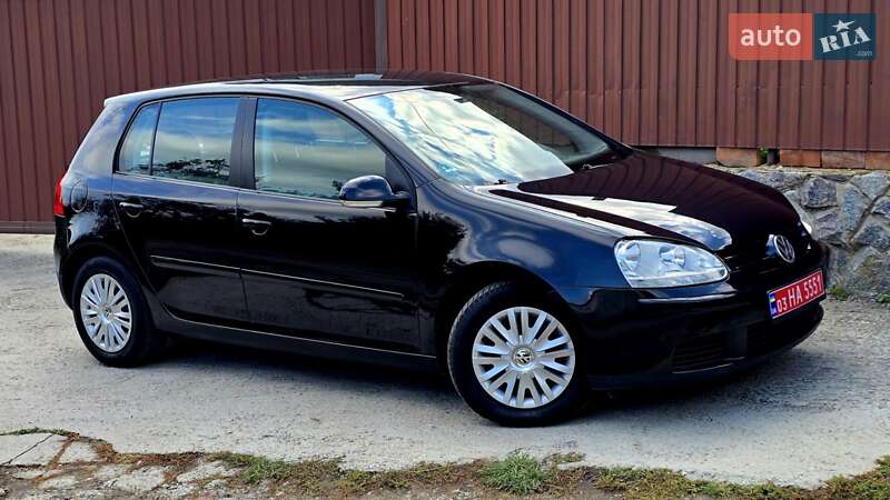 Хэтчбек Volkswagen Golf 2005 в Полтаве