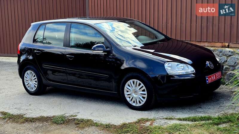 Хэтчбек Volkswagen Golf 2005 в Полтаве
