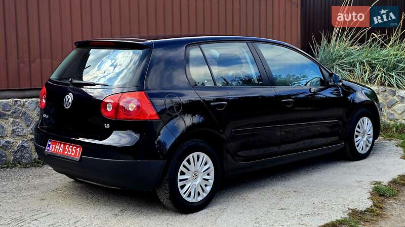 Хэтчбек Volkswagen Golf 2005 в Полтаве