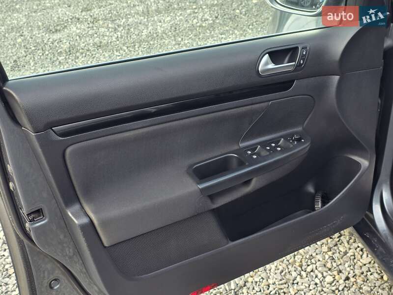 Універсал Volkswagen Golf 2010 в Тернополі