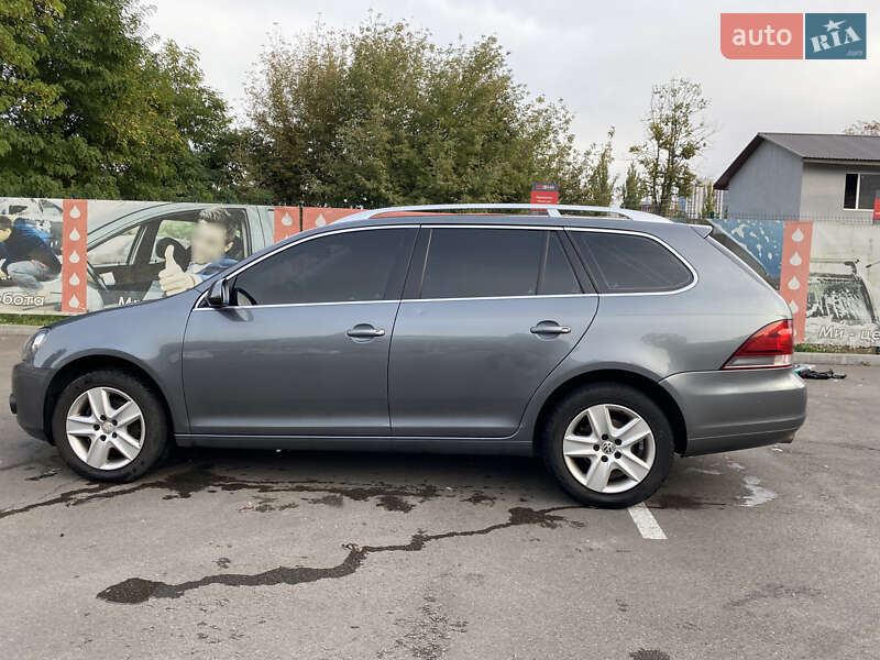 Універсал Volkswagen Golf 2010 в Києві