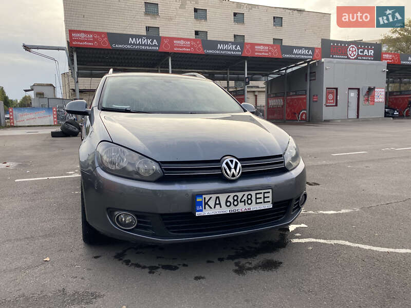Універсал Volkswagen Golf 2010 в Києві