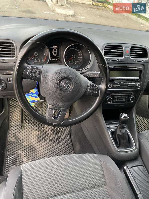 Універсал Volkswagen Golf 2010 в Києві