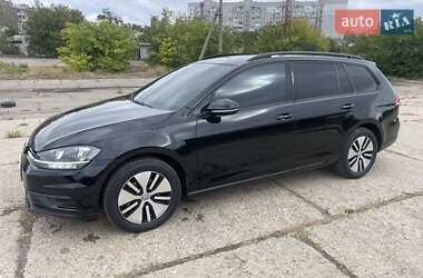 Универсал Volkswagen Golf 2018 в Николаеве