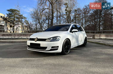 Хэтчбек Volkswagen Golf 2015 в Хмельницком