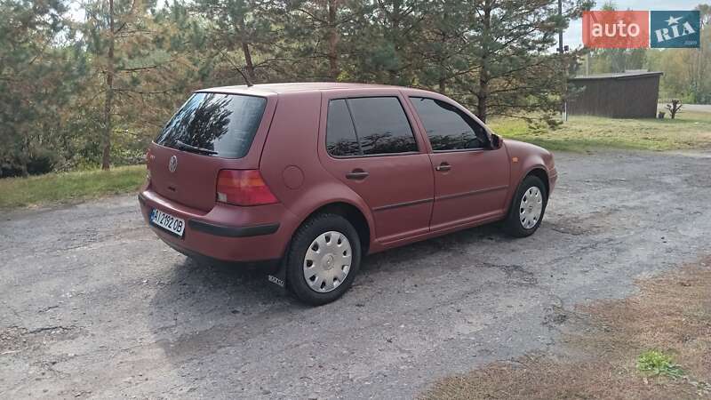 Хэтчбек Volkswagen Golf 1998 в Прилуках