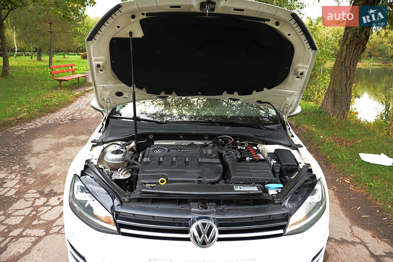 Універсал Volkswagen Golf 2015 в Славуті