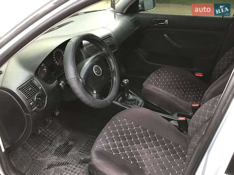 Хэтчбек Volkswagen Golf 2000 в Теплодаре