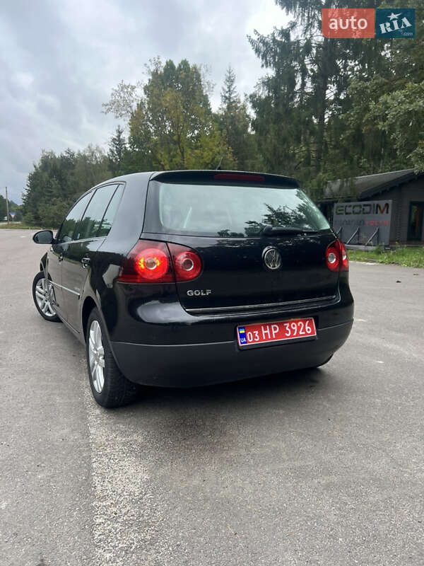 Хетчбек Volkswagen Golf 2008 в Рівному