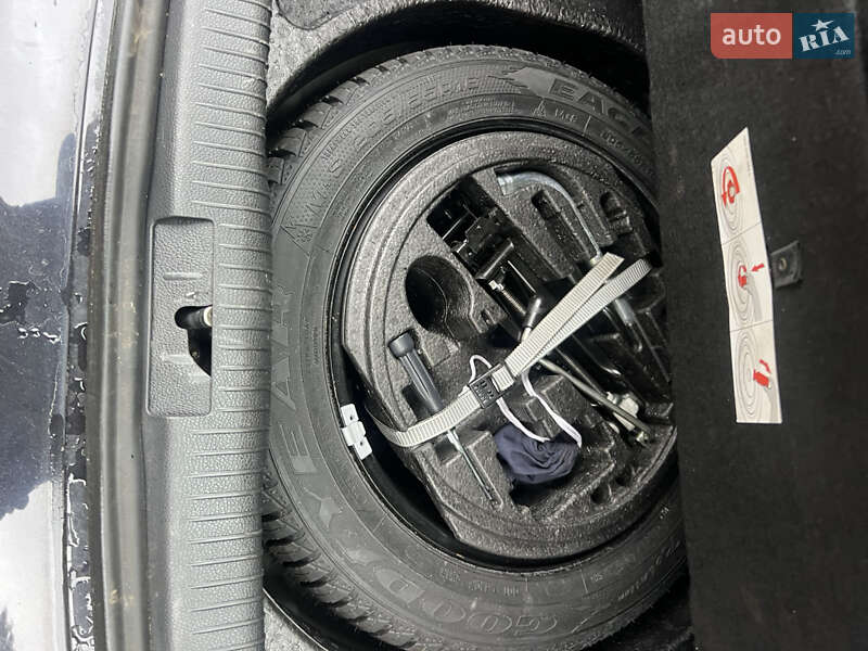 Хетчбек Volkswagen Golf 2008 в Рівному