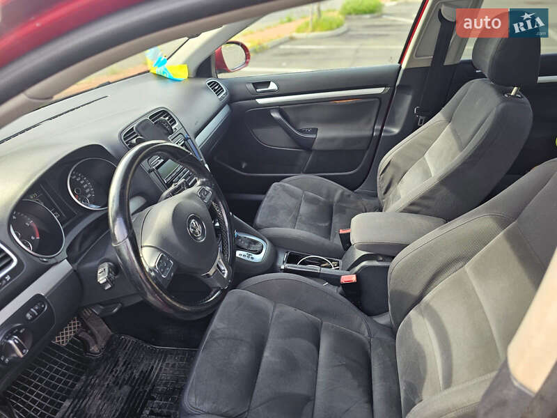 Універсал Volkswagen Golf 2010 в Кривому Розі