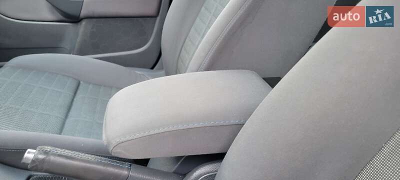 Хетчбек Volkswagen Golf 2007 в Лубнах