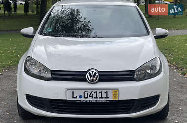 Хэтчбек Volkswagen Golf 2009 в 