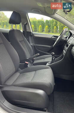 Хэтчбек Volkswagen Golf 2009 в 
