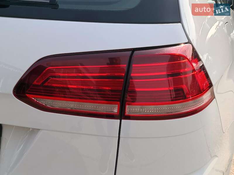 Універсал Volkswagen Golf 2019 в Харкові