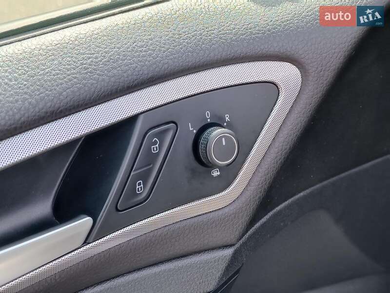 Універсал Volkswagen Golf 2019 в Харкові