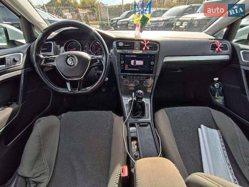 Універсал Volkswagen Golf 2019 в Харкові