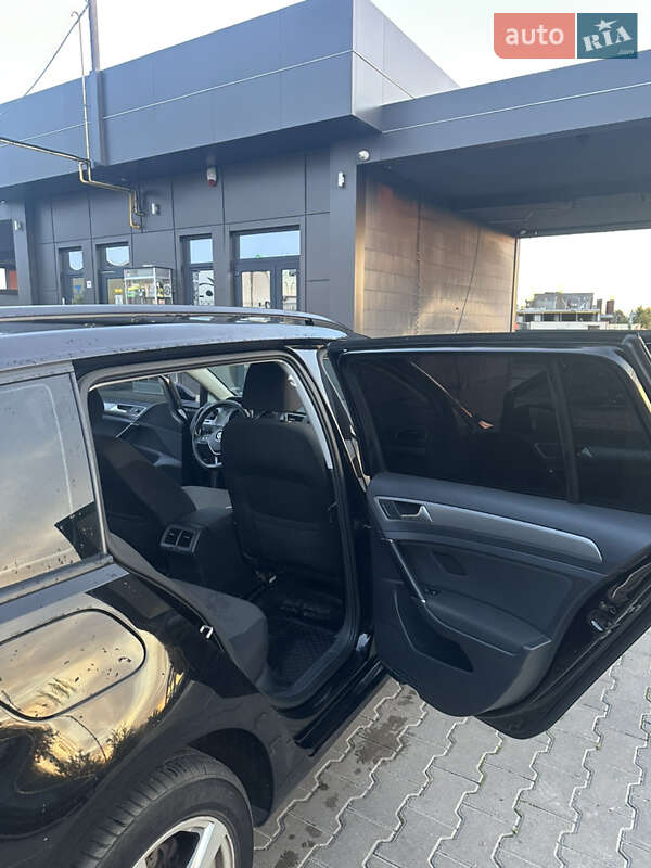 Универсал Volkswagen Golf 2015 в Львове