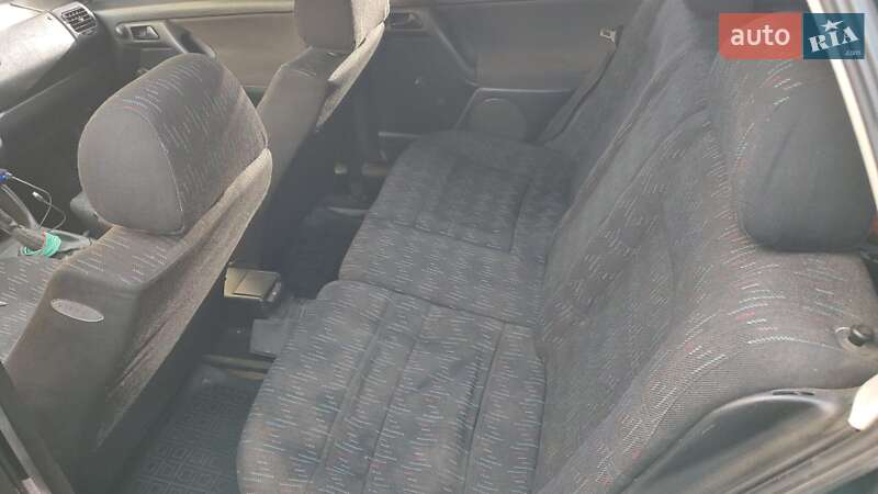 Хэтчбек Volkswagen Golf 1997 в Старичах