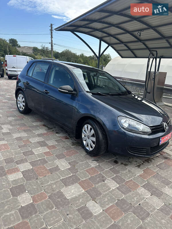 Хэтчбек Volkswagen Golf 2009 в Великой Багачке