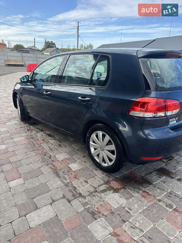 Хэтчбек Volkswagen Golf 2009 в Великой Багачке