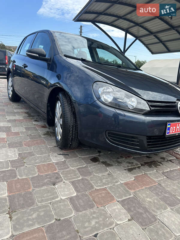Хэтчбек Volkswagen Golf 2009 в Великой Багачке