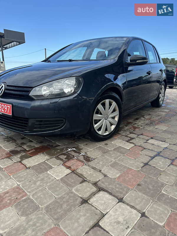 Хэтчбек Volkswagen Golf 2009 в Великой Багачке