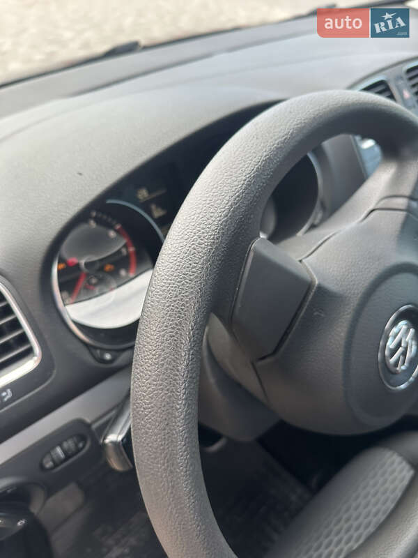 Хэтчбек Volkswagen Golf 2009 в Великой Багачке