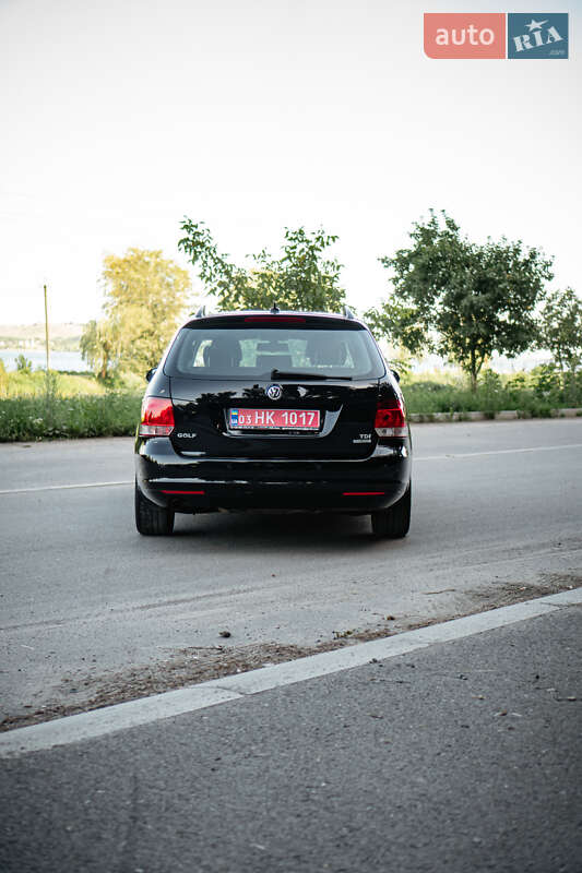 Універсал Volkswagen Golf 2011 в Бурштині