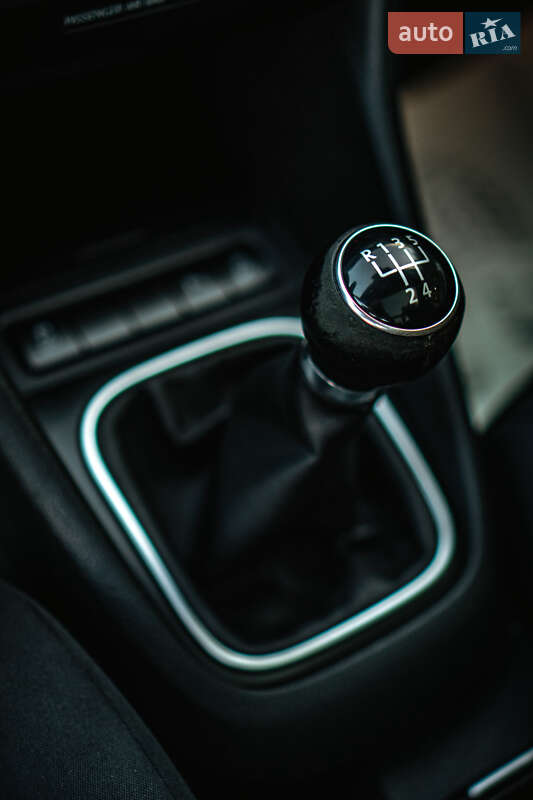 Універсал Volkswagen Golf 2011 в Бурштині