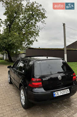 Хэтчбек Volkswagen Golf 2002 в Черновцах