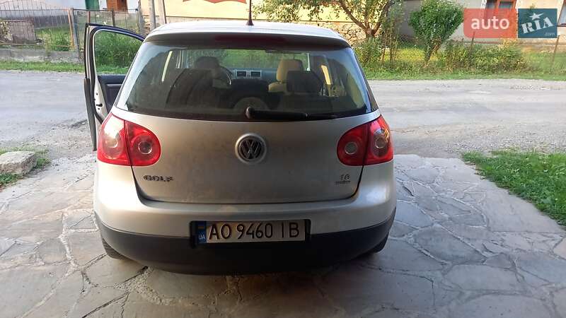 Хетчбек Volkswagen Golf 2007 в Мукачевому