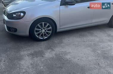 Хэтчбек Volkswagen Golf 2009 в Сумах