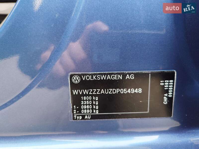 Хэтчбек Volkswagen Golf 2013 в Киеве