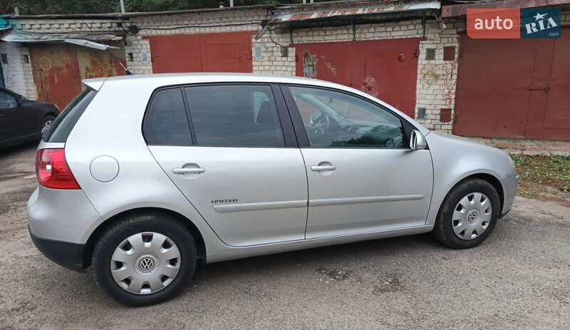 Хетчбек Volkswagen Golf 2007 в Чернігові