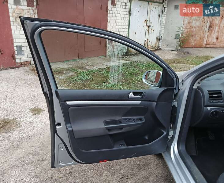 Хетчбек Volkswagen Golf 2007 в Чернігові