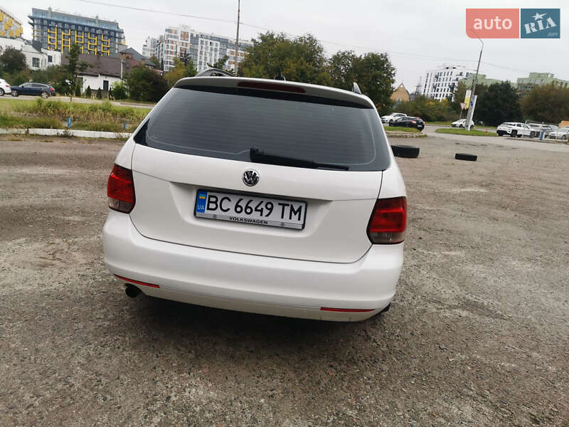 Універсал Volkswagen Golf 2012 в Львові