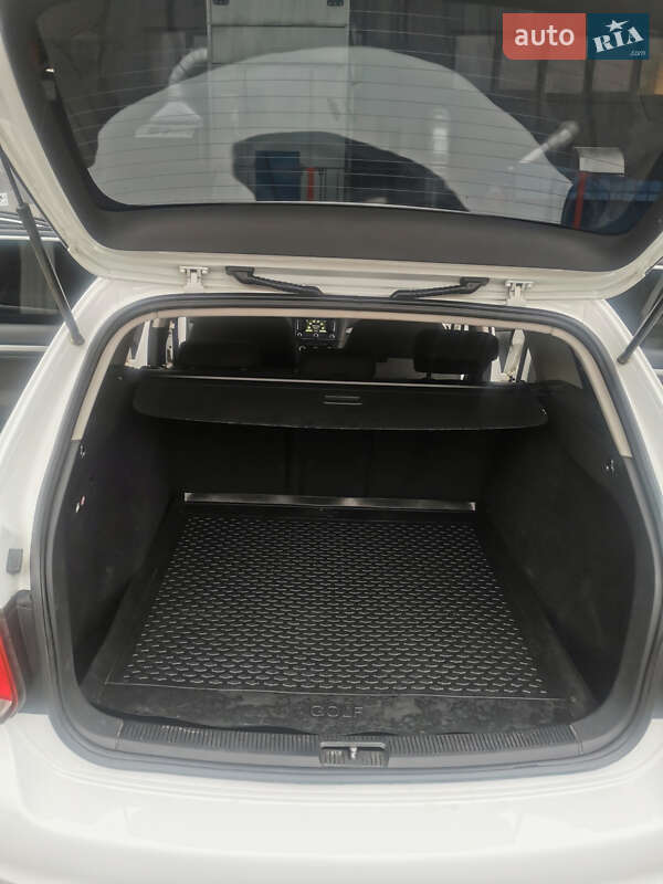 Універсал Volkswagen Golf 2012 в Львові