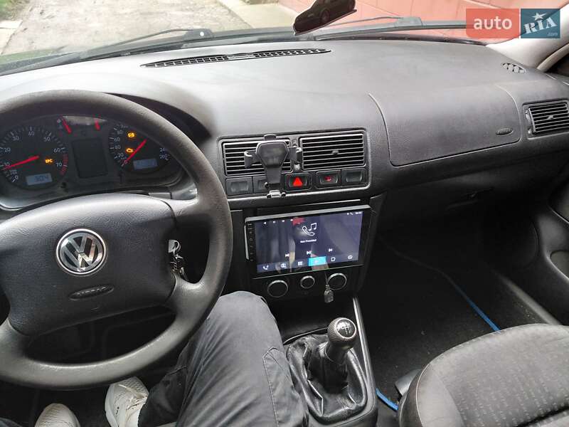 Хэтчбек Volkswagen Golf 2002 в Сокирянах