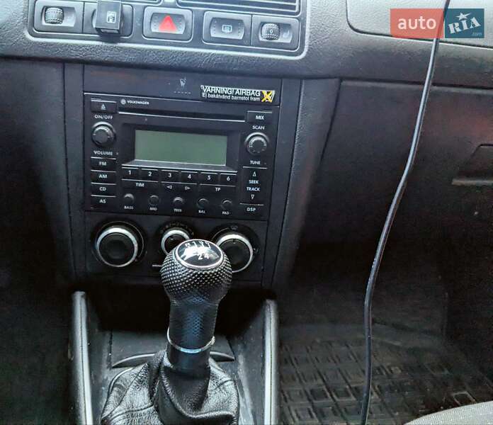 Універсал Volkswagen Golf 2003 в Глухові