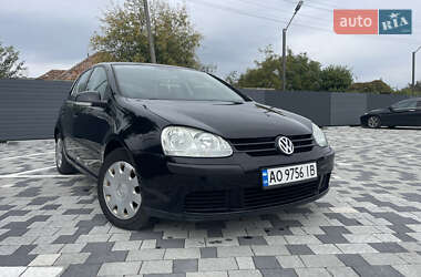 Хэтчбек Volkswagen Golf 2004 в Ужгороде