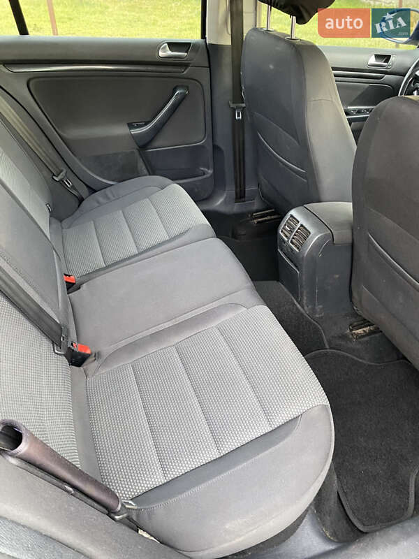 Универсал Volkswagen Golf 2009 в Ровно