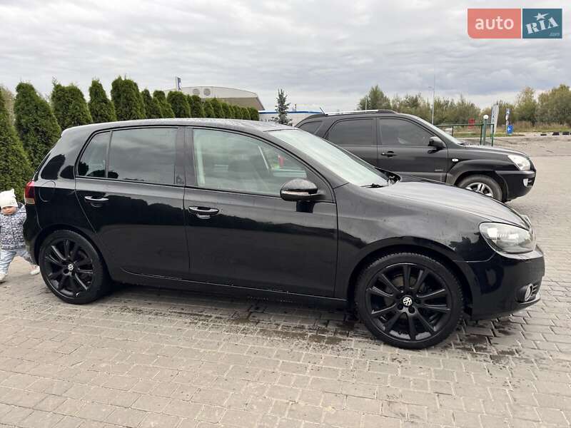 Хэтчбек Volkswagen Golf 2010 в Турийске