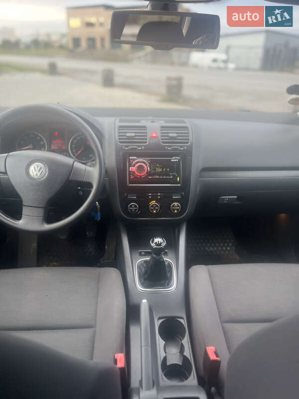 Хэтчбек Volkswagen Golf 2008 в Тернополе