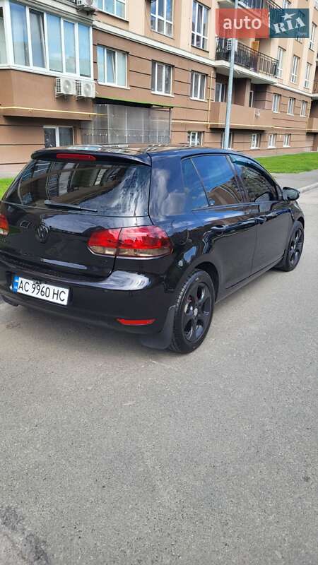 Хэтчбек Volkswagen Golf 2010 в Киеве