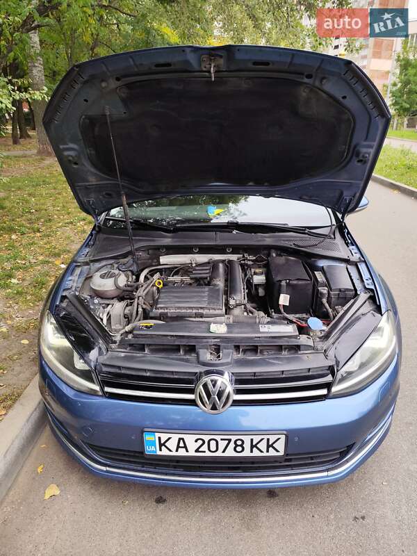 Хэтчбек Volkswagen Golf 2013 в Киеве