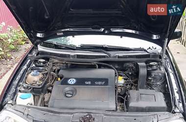 Хетчбек Volkswagen Golf 2002 в Ладижині