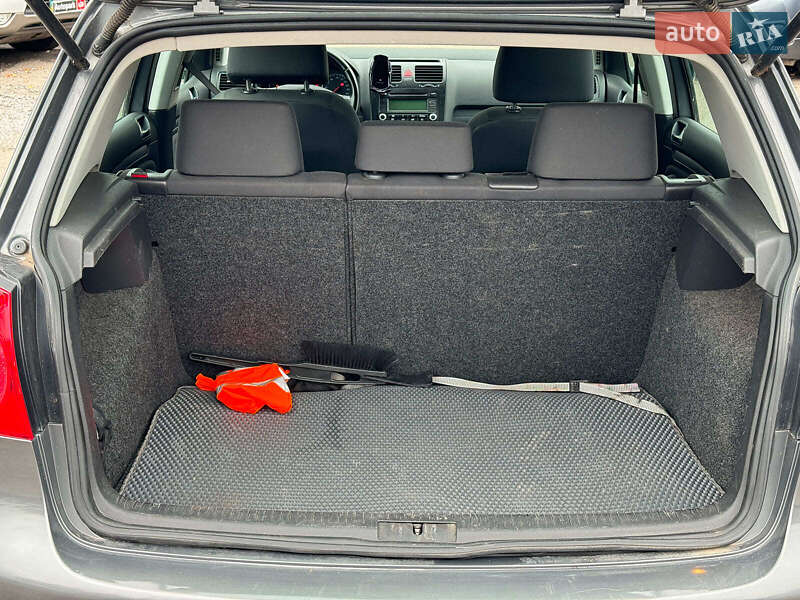 Хетчбек Volkswagen Golf 2005 в Вінниці